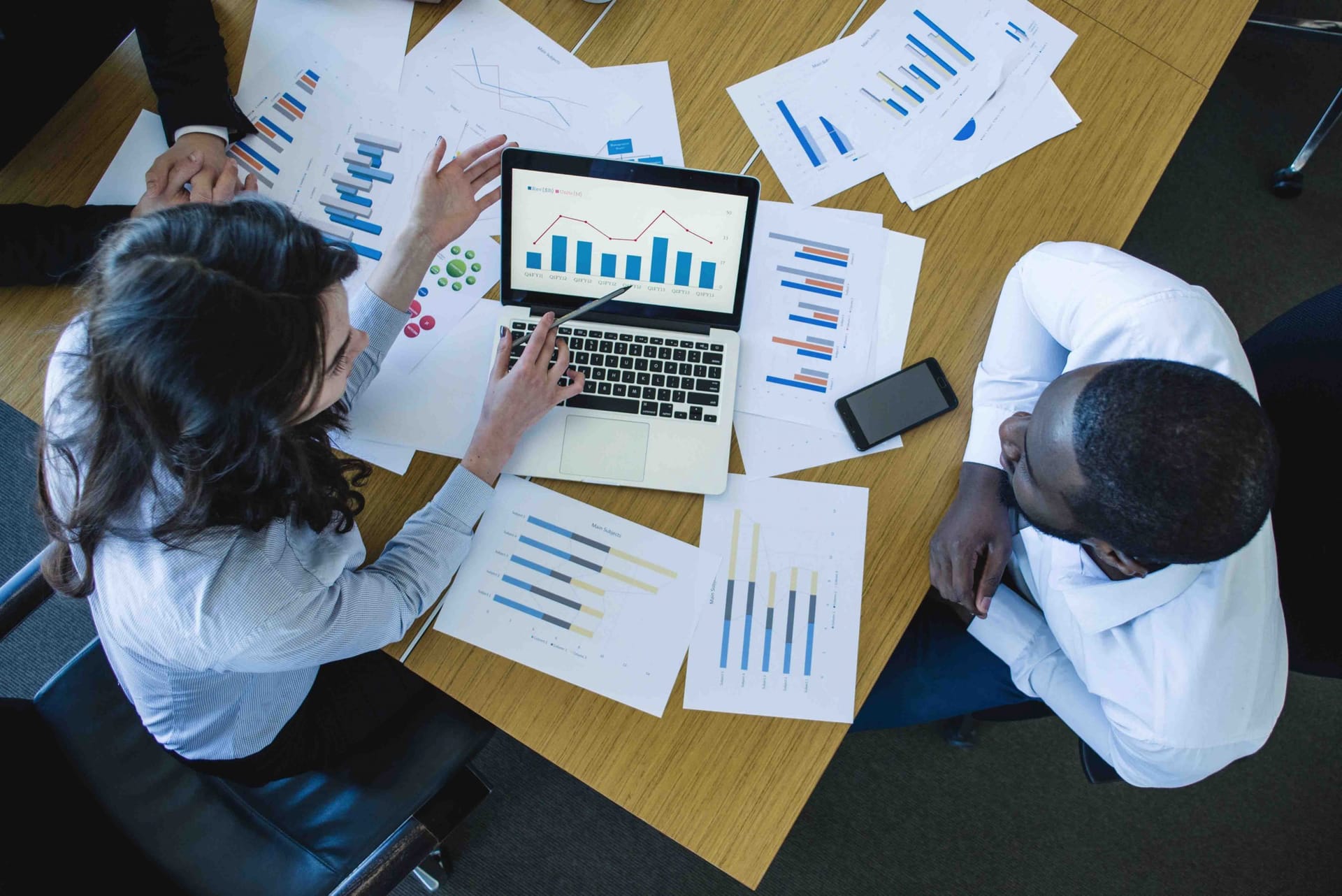 Executive data review on HR risk mitigation and compliance outcomes